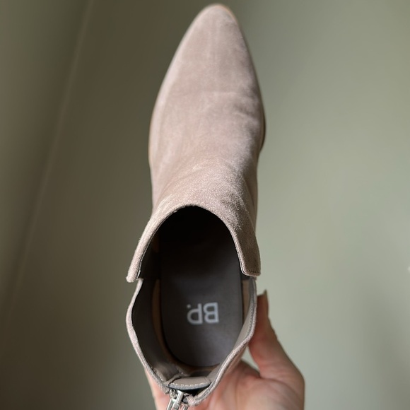 Nordstrom BP. Brynne Pointed Toe Faux Suede Ankle Boots, Chestnut,  MSRP$90 - Picture 10 of 14